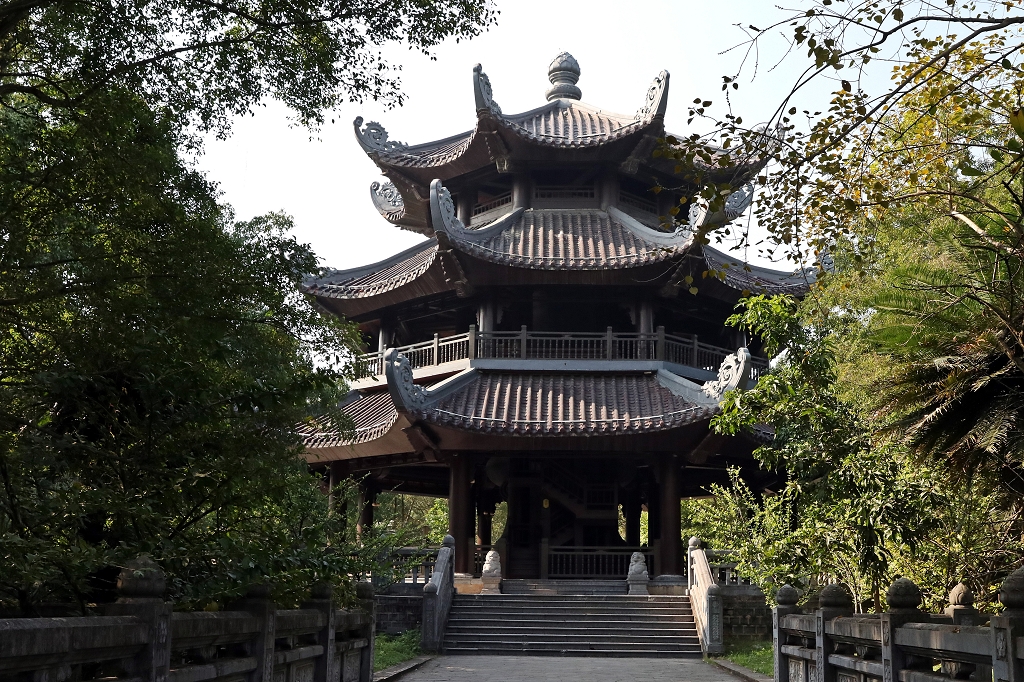 Glockenturm in Bai Dinh