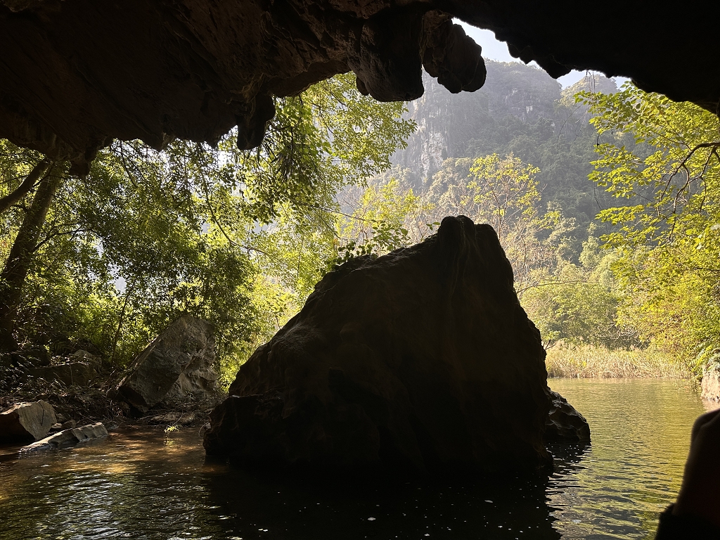 Dot Höhle (Hang Dot)